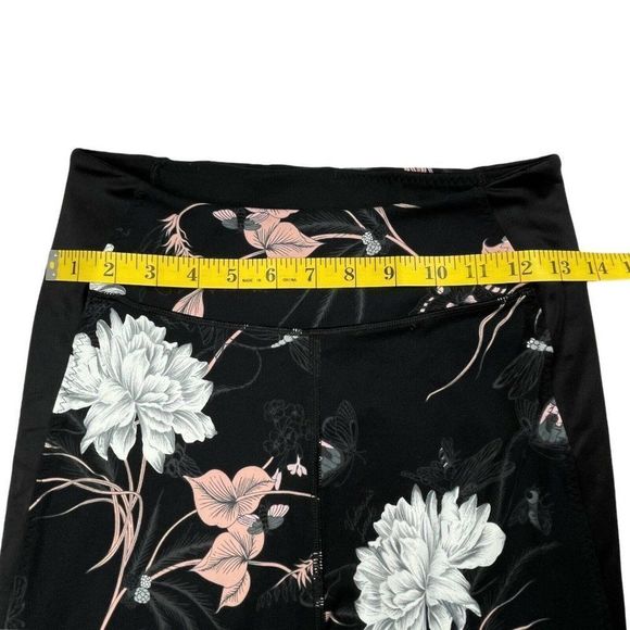 Victoria's Secret Incredible Essential Lace Up Legging Black Floral - Picture 9 of 11